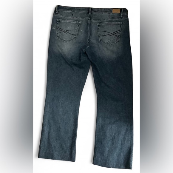 Aeropostale made in NYC Dark Wash Flare Jeans Women's Size 14 Reg - Picture 2 of 4